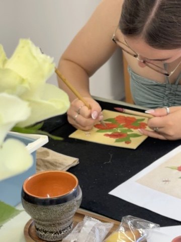 Students finishing small Minhwa paintings